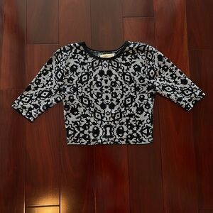 Black and White Stretchy Patterned Top